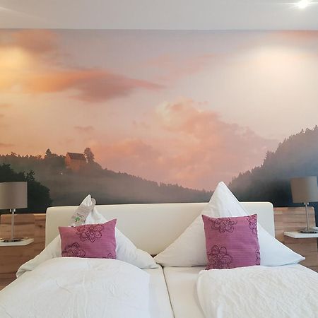 Gasthof Zur Seku Neunkirchen am Brand ภายนอก รูปภาพ